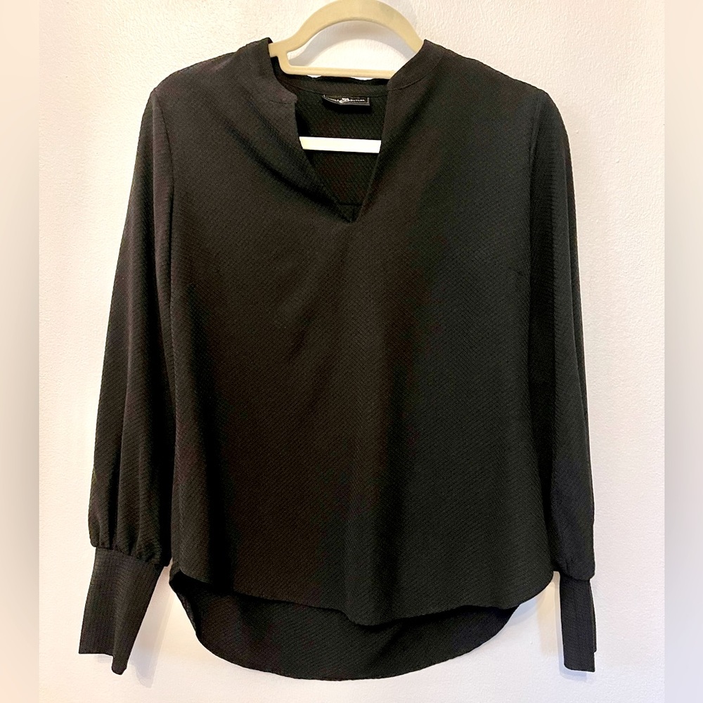 Style butler long sleeve black blouse